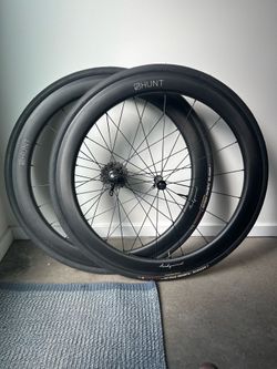 HUNT 52 Carbon Aerodynamicist Wheelset (rim brake)