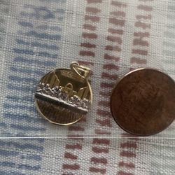 Last Supper 10K Pendant 