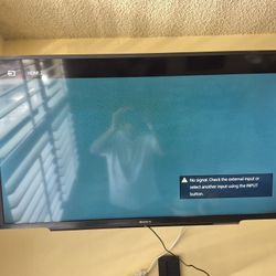 SONY TV 40" SMART LED MODEL # KDL-40W650D