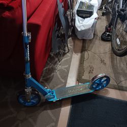 Razor  A5 Lux kick scooter