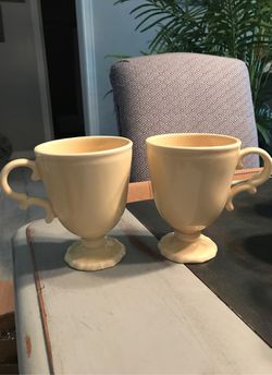 Set of 2 yellow decorative coffee cups