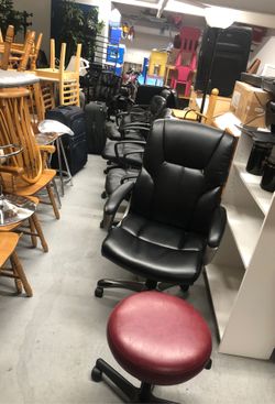 All kind of chairs they’re all good condition different prices