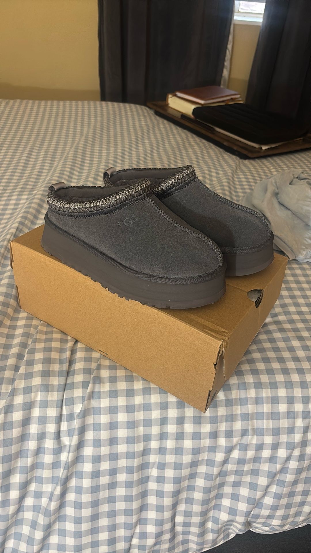 Ugg Tazz Obsidian