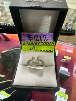 10k white gold ring for sale!