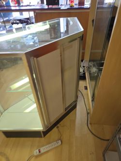 Used  Corner show case