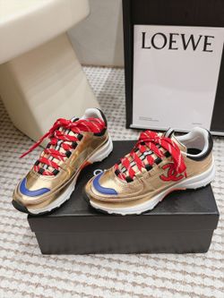 More brand-name shoes available in a full range of sizes—DM me if interested.