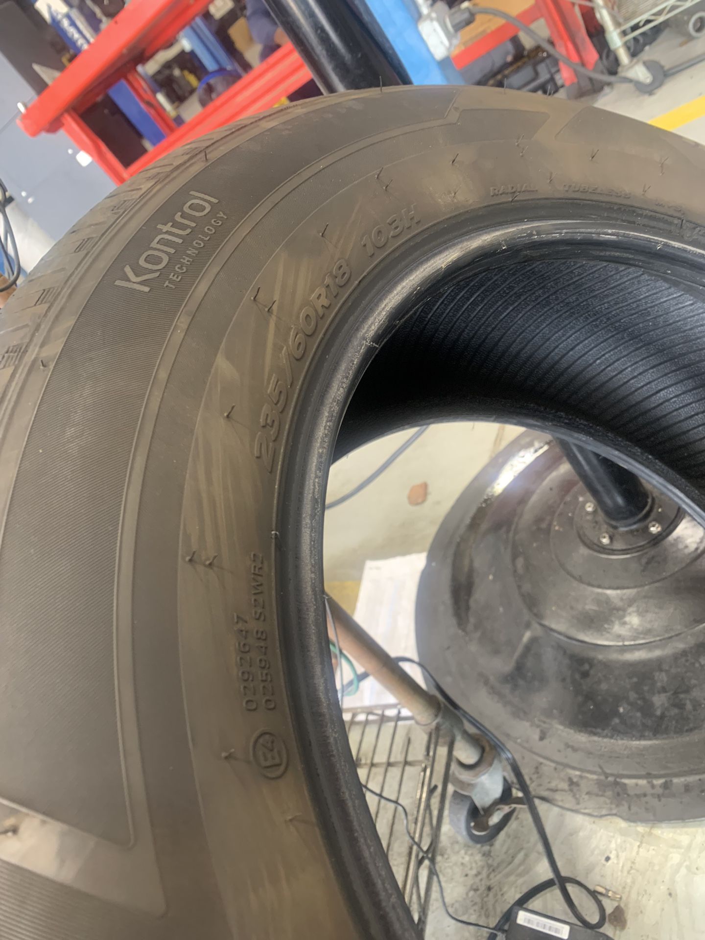 2 Hankook Kinergy Tires 235 60 R 18