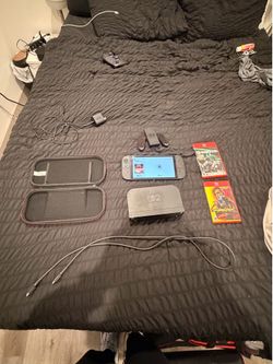 Nintendo Switch Console Bundle – Excellent Condition