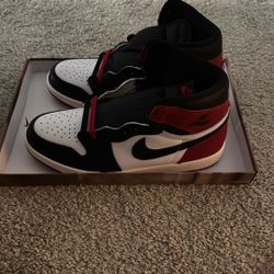 Jordan 1 Black Toe Size 9