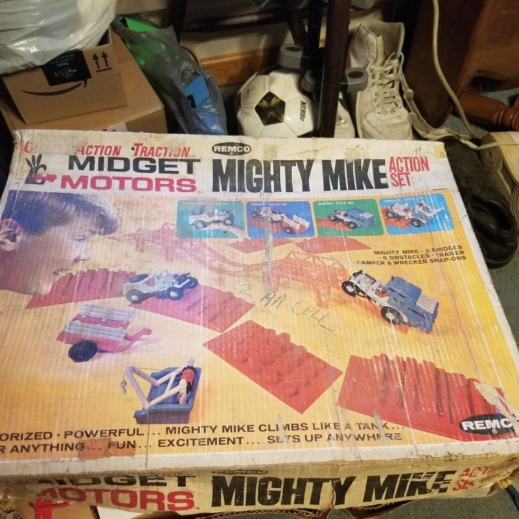 1967 REMCO MIGHTY MIKE ACTION SET