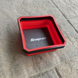 Snap On Tools Magnetic Tray Collapsible Screw/Tool Holder, Red Snap On Tools 