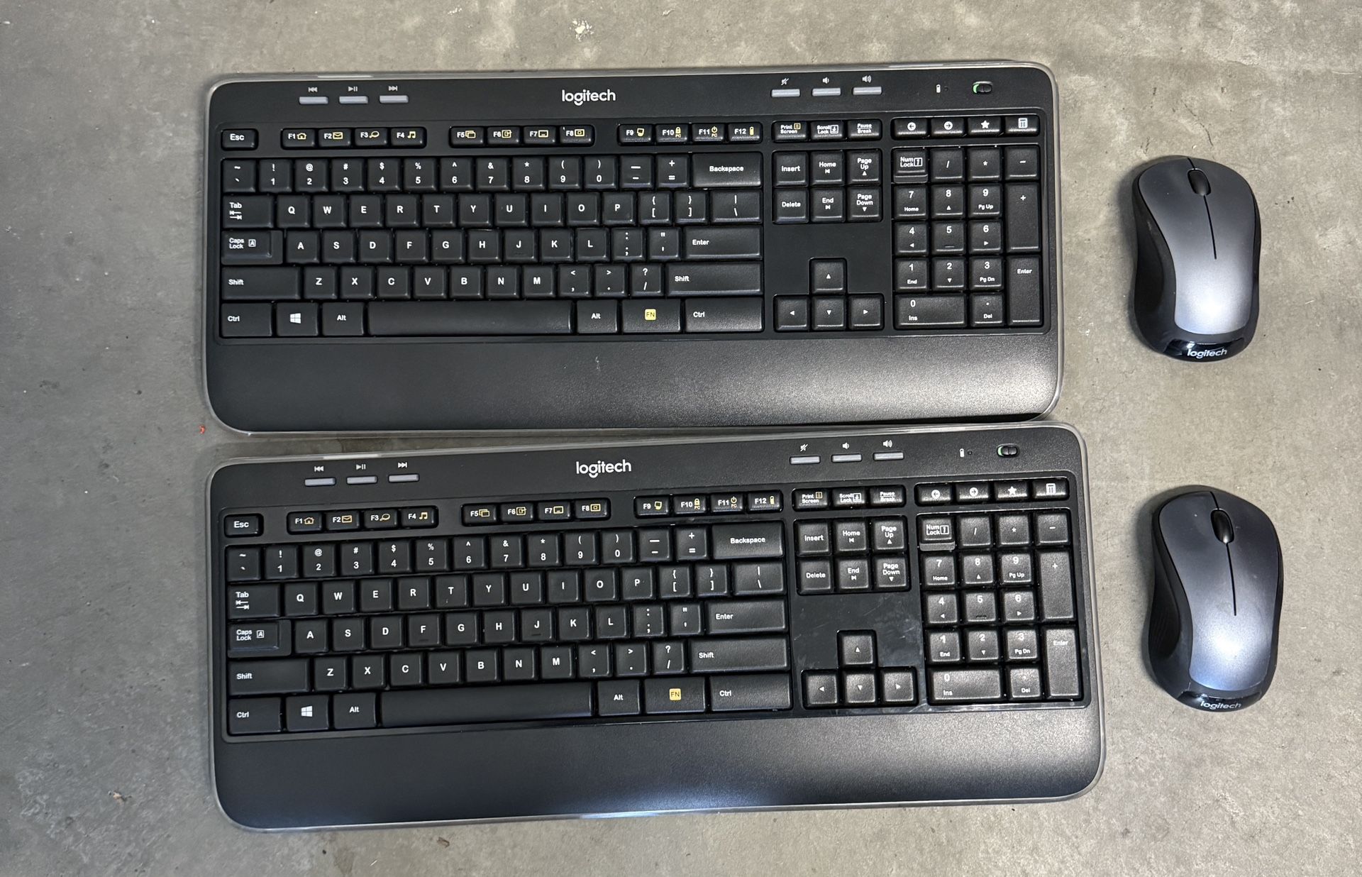 Logitech MK520 Wireless Keyboard and Mouse