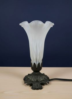 Tiffany-style lily accent table lamp featuring a frosted white fluted glass. 8.5"