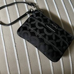 Coach Corner Zip Wrislet 