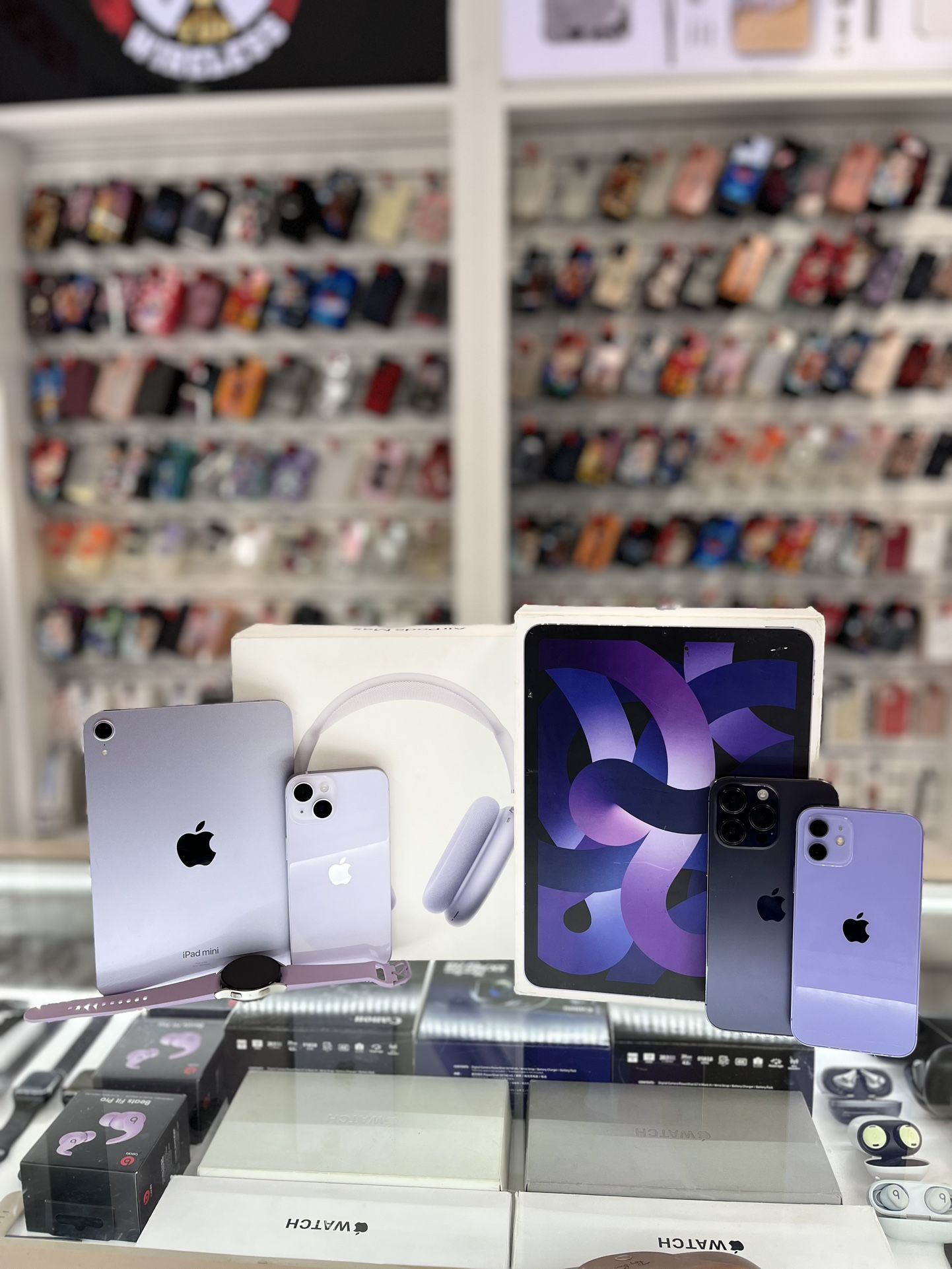 iPads, Phones And Headphones On Sale 