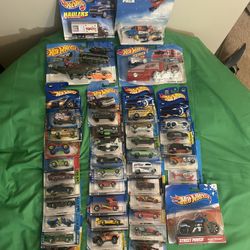 SAT OF HOT WHEELS 37 Small Random Cars - StreetPower Motorcycle- Snow Plowers - Haulers - Turbolence Tug - Stuntin Semi All New 