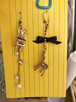 Betsey Johnson ~ EARRING Asst