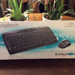 Logitech mk320 Wireless Combo Keyboard