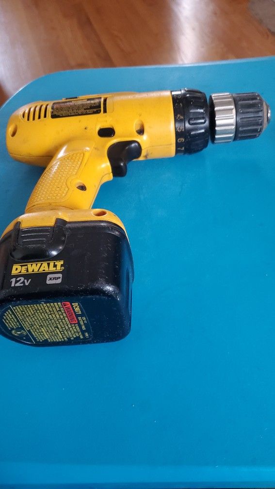 DeWalt 12V Cordless Drill With Charger