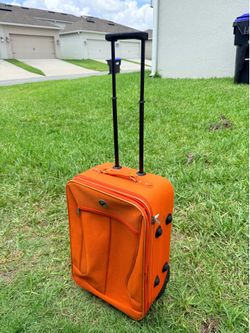 Carry-On Suitcase with Expandable Design (22” × 14.5” × 8.5”) for Sale /