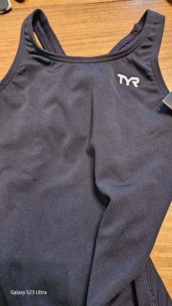 TYR Durafast Maxfit Size 24 Black Brand New!
