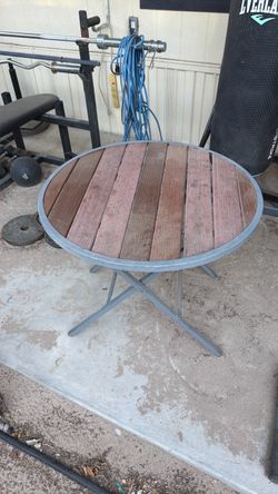 Folding table