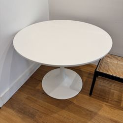 IKEA Docksta Table - White - Pickup Greenpoint 