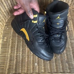 Jordan 12 black taxi size 7