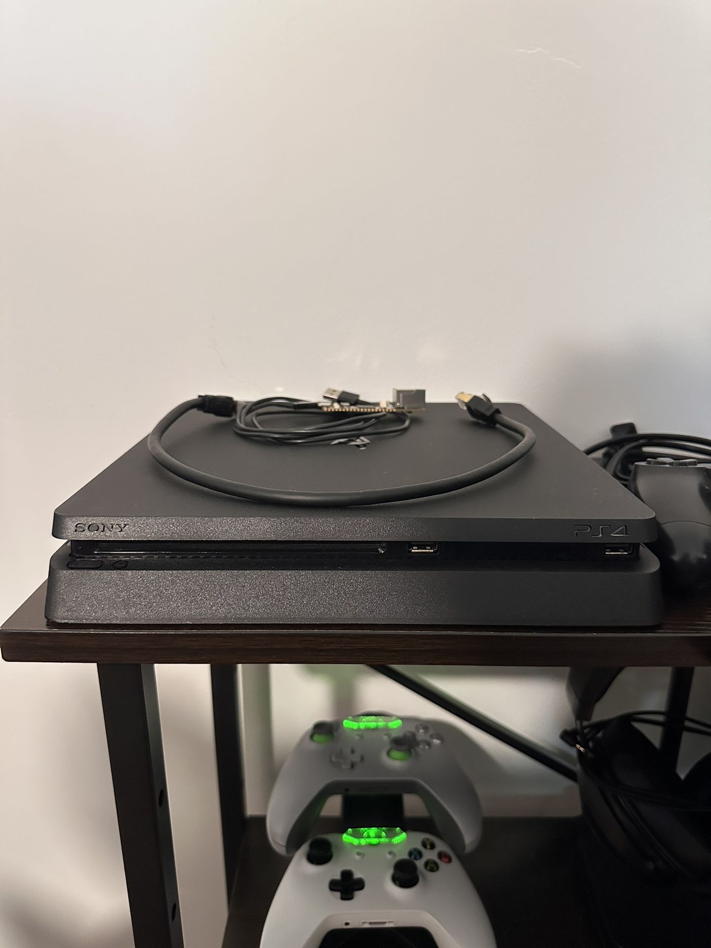 Custom PS4 Slim (1TB, FW 11.00) – GoldHEN, Games, Themes, Extras