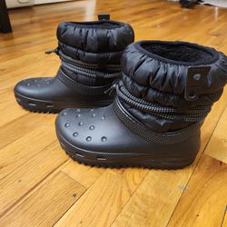 Crocs womens Classic Neo Puff Luxe Winter Boots Snow Boots