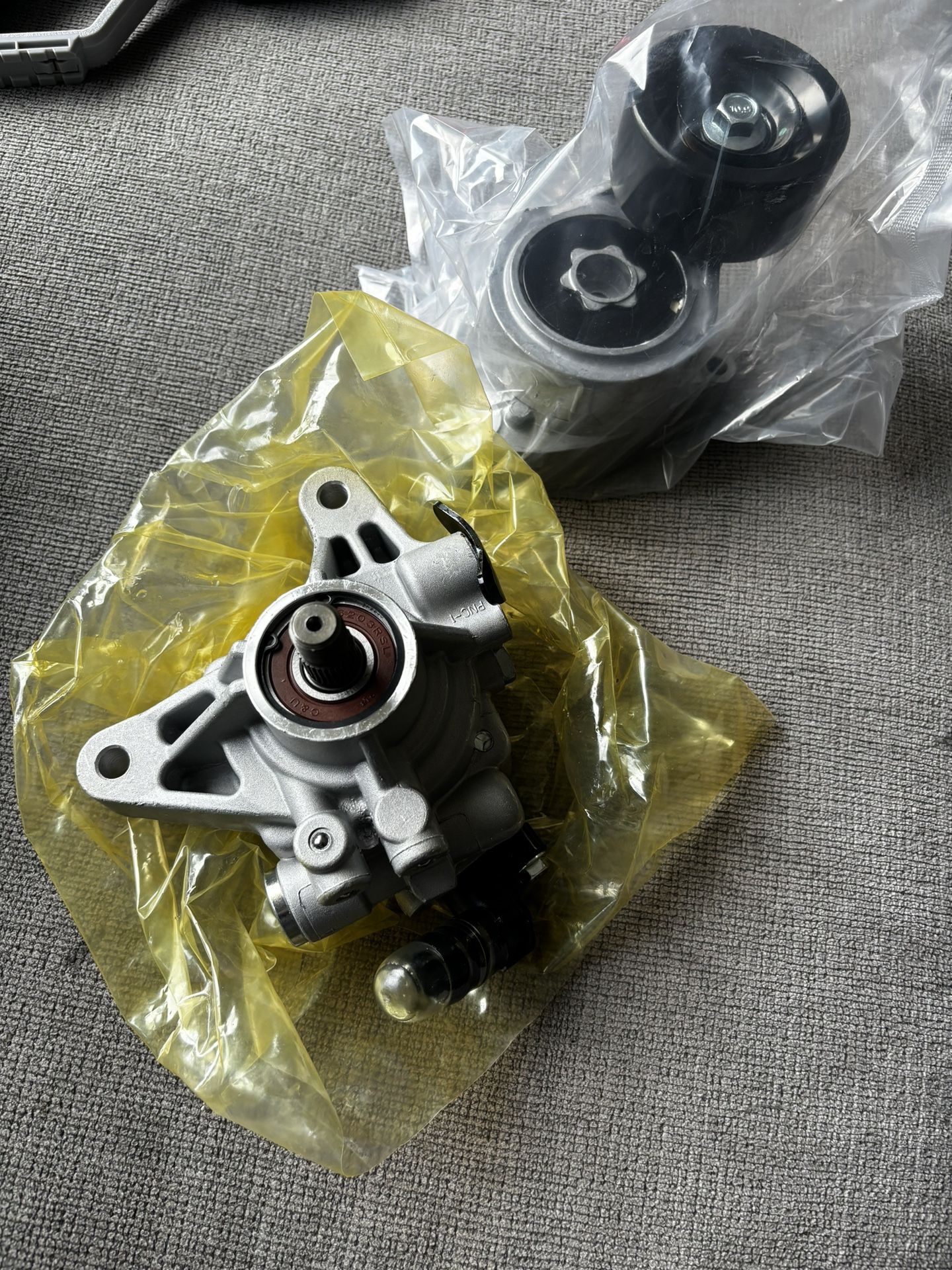 04-08 Acura Tsx ( Power Steering Pump, Belt Tensioner )