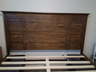 Wood platform bed with drawers