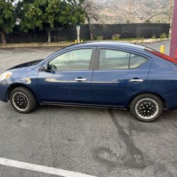 2012 Nissan Versa SV