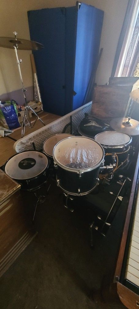 Used 6 Piece Church Drum Set