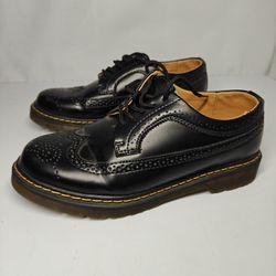 Size 10 US MENS Dr. Martens 3989 Brogue Shoes