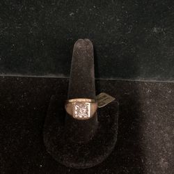 14 Karat, Yellow, Gold And Diamond Ring