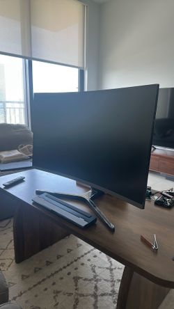 Samsung 32 inch Curved Moniter