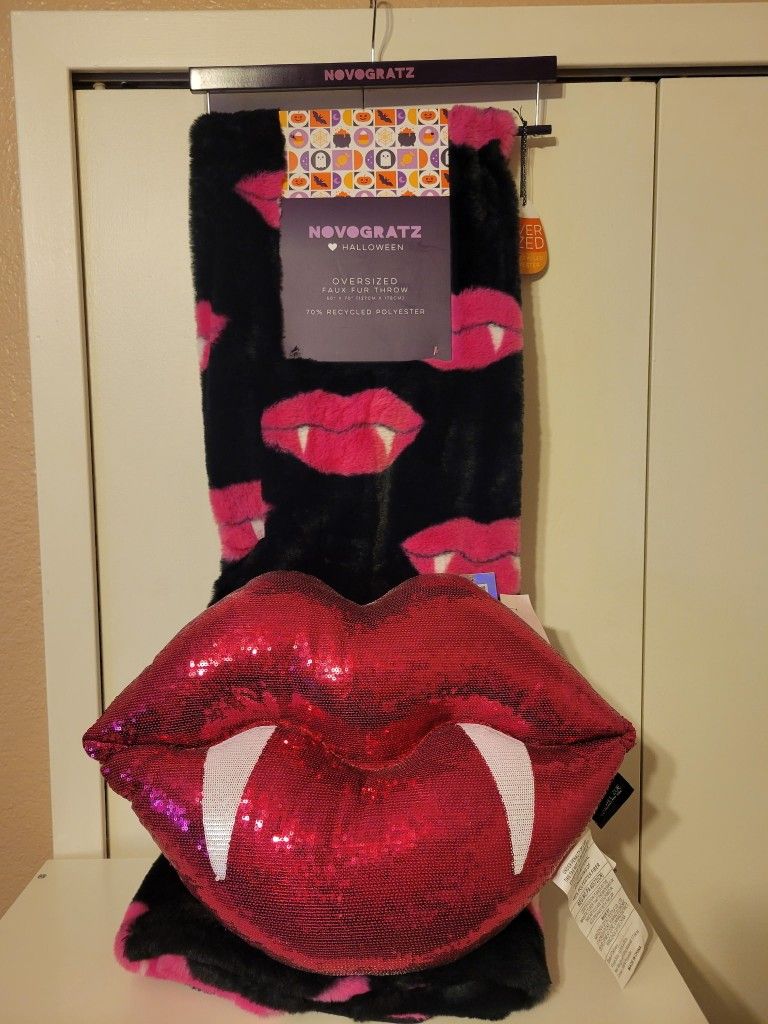 Haloween Blanket And Vampire Lips Combo