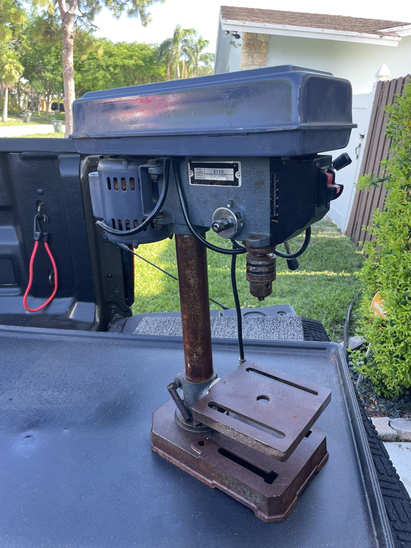 Bench top drill press works good needs belt fan belt