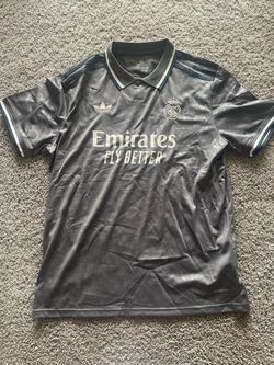 Real Madrid jersey size xl