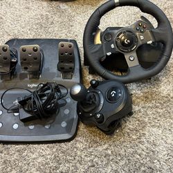 Logitech G920 Gaming Wheel.. With Shifter 