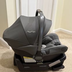Nuna Pipa Lite LX Car Seat with Base - Lightweight & Safe!