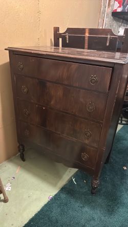 Dresser 4 drawer