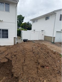FREE CLEAN DIRT PICKUP TODAY