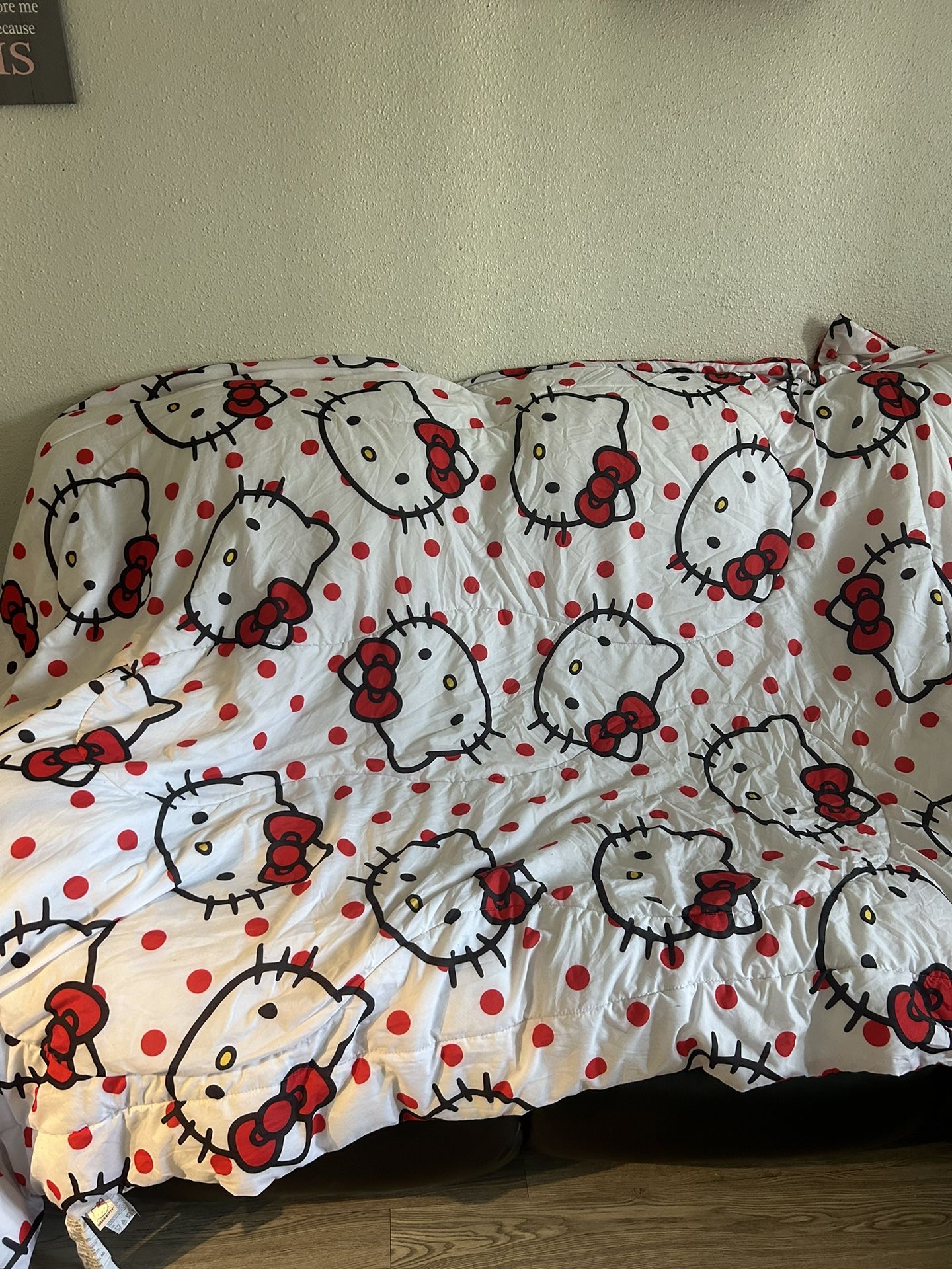 Hello Kitty Comforter Blanket set