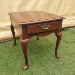 Vintage Thomasville cherry wood side table 
