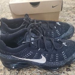 2023 Nike Vapormax (Men's Size 9)