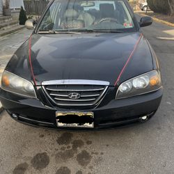 Selling Hyundai Elantra 2004