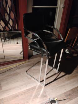 Sleek Mid Century Milo Baughman Chrome Black Flat Bar Cantilev

