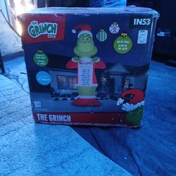 19ft tall grinch